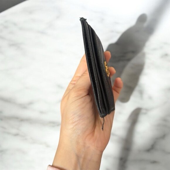 Gucci Black Quilted Wallet with Gold GG Logo - Picture 3 of 3